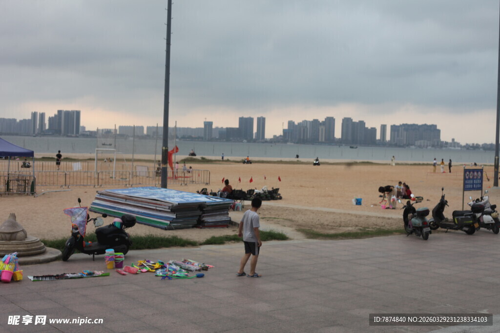 湛江城市边的户外休闲场景