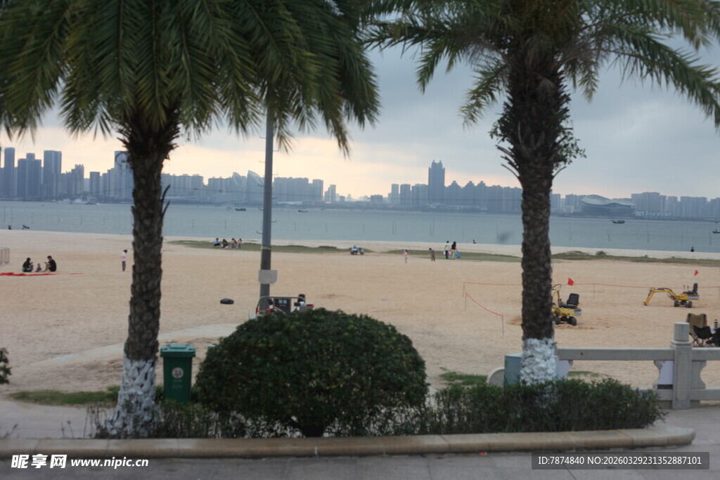 湛江海滨城市休闲景象