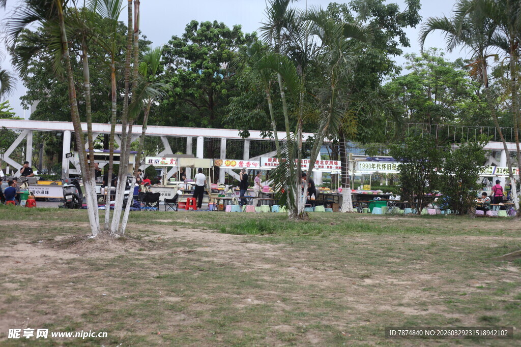 湛江户外休闲场地 人群聚集处