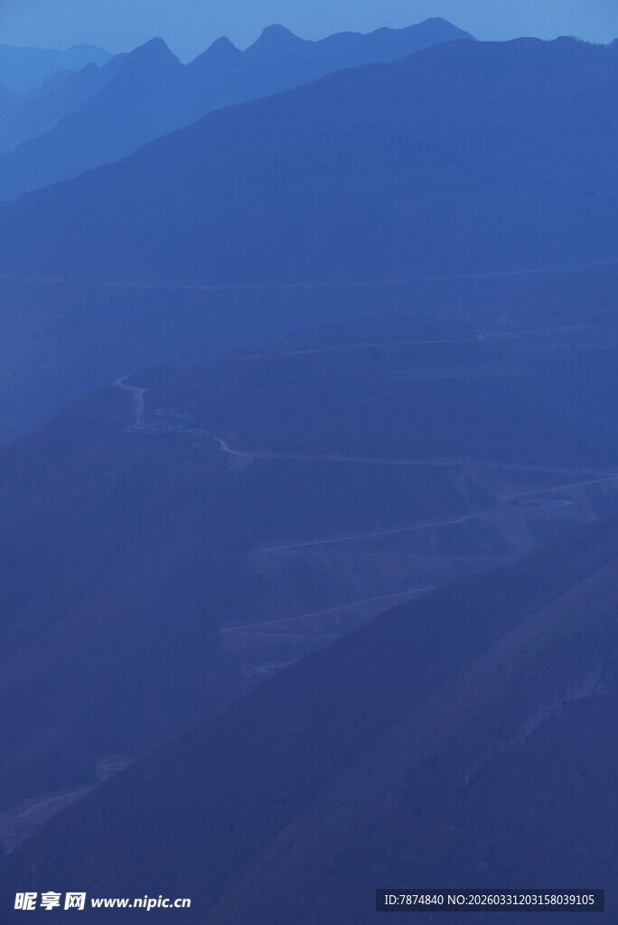 壮丽山峦 暮色中的自然美景