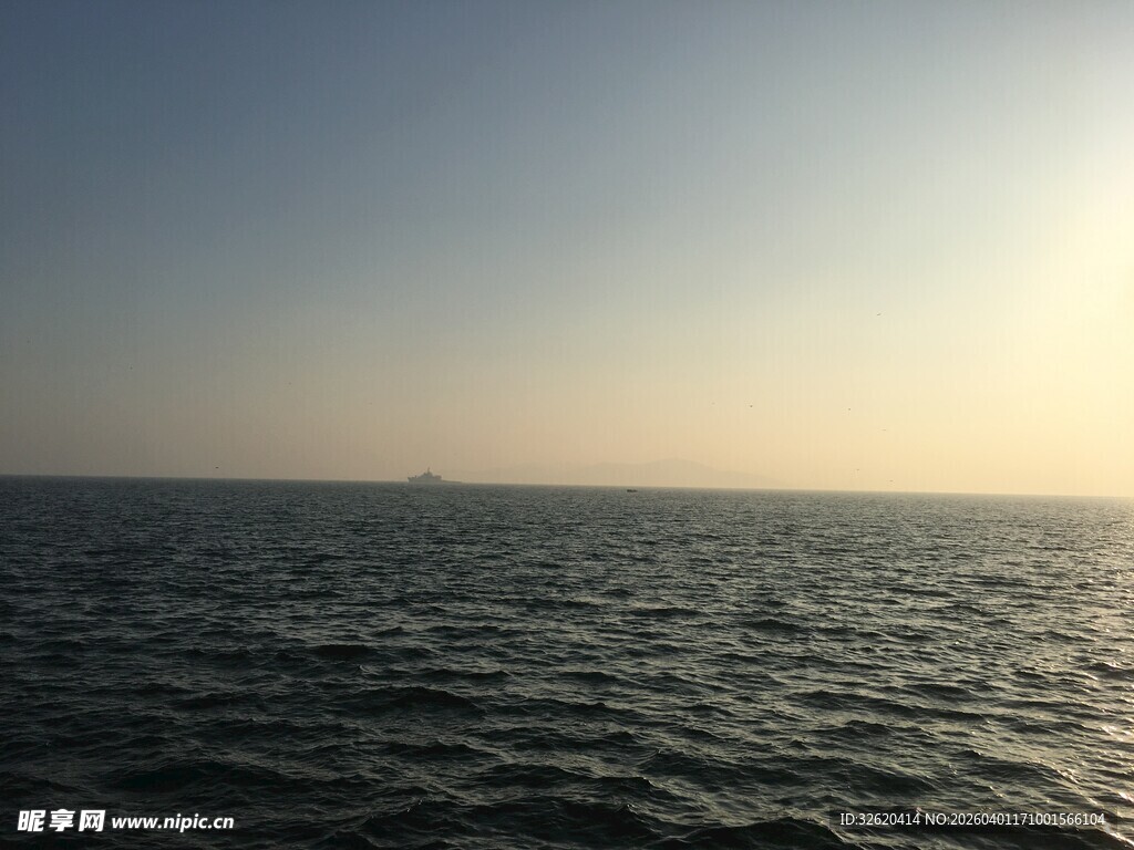 海上日出