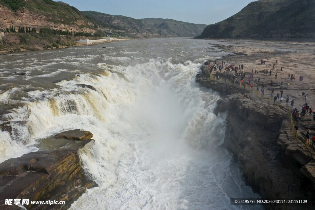 黄河壶口瀑布壮观景象