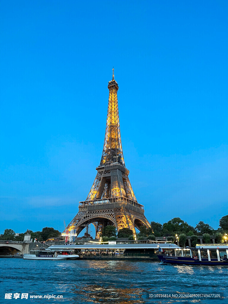 埃菲尔铁塔