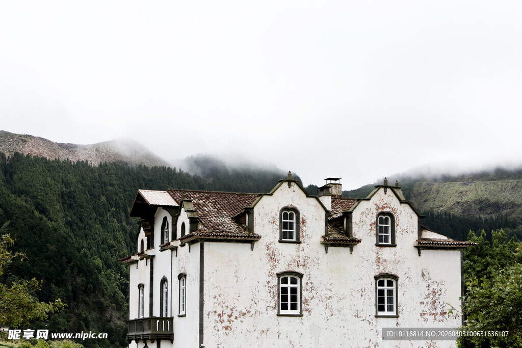 山间房屋