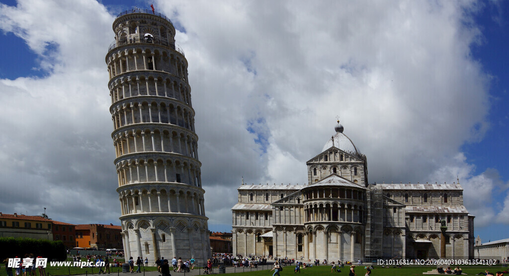 意大利比萨斜塔