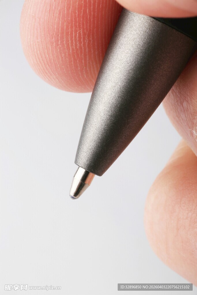 精致钢笔笔尖细节