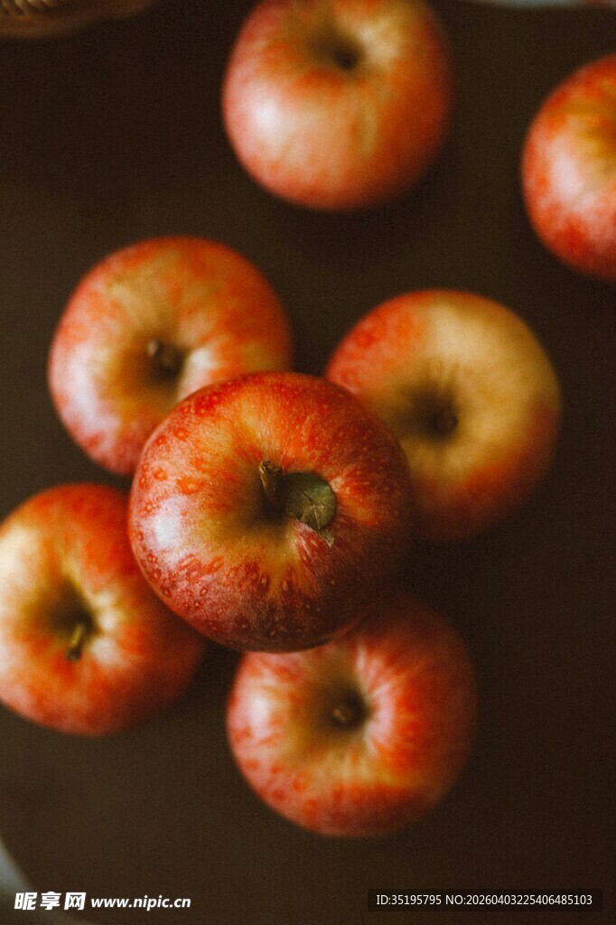 新鲜红苹果特写