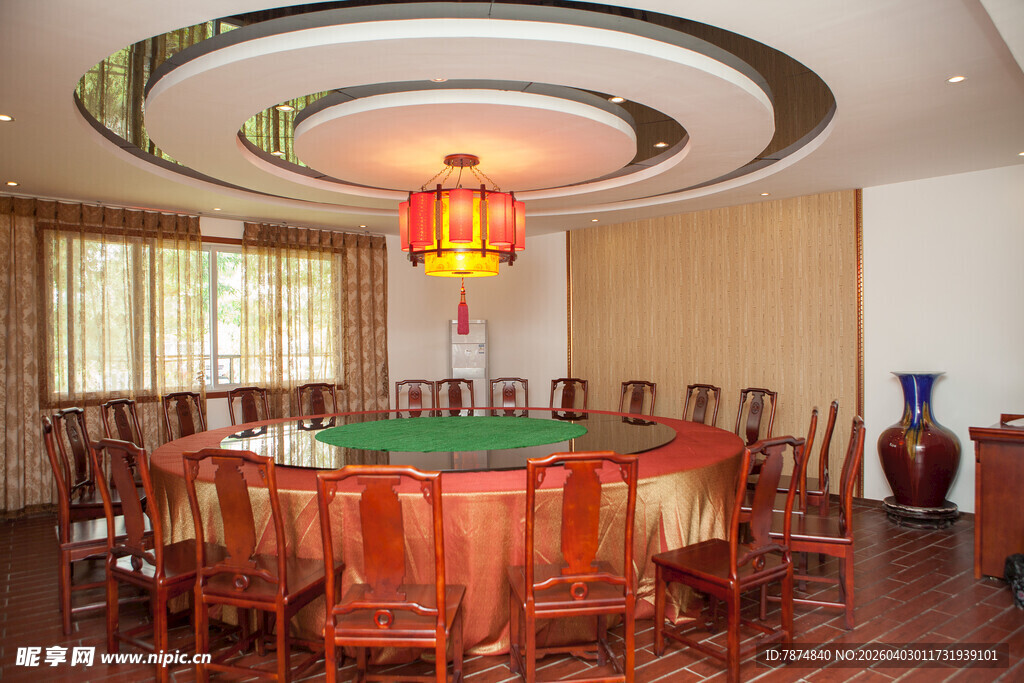 中式典雅圆桌餐厅场景