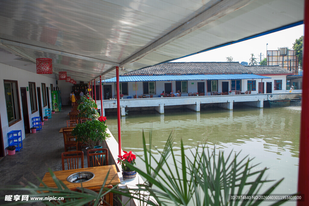 水上建筑景观 绿植相伴
