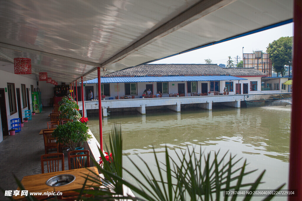 河畔临水商铺景观