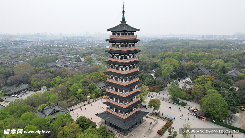 扬州大明寺栖灵塔航拍景色