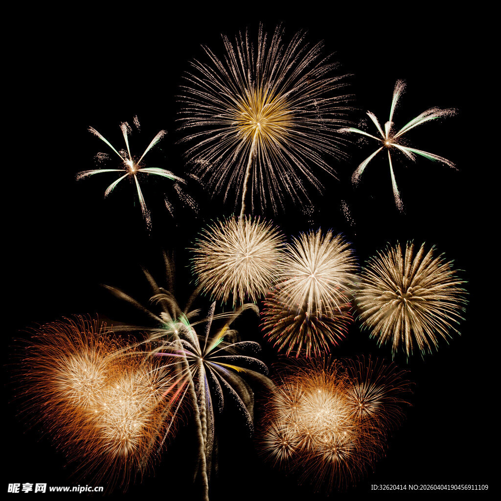 绚丽烟花绽放夜空