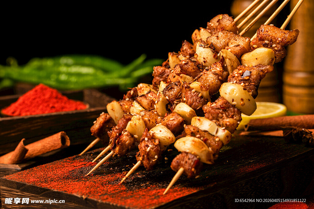烤蒜香五花肉烧烤夜宵美食   