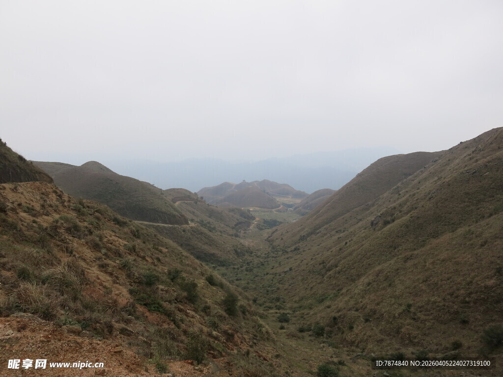 山间景色 视野开阔