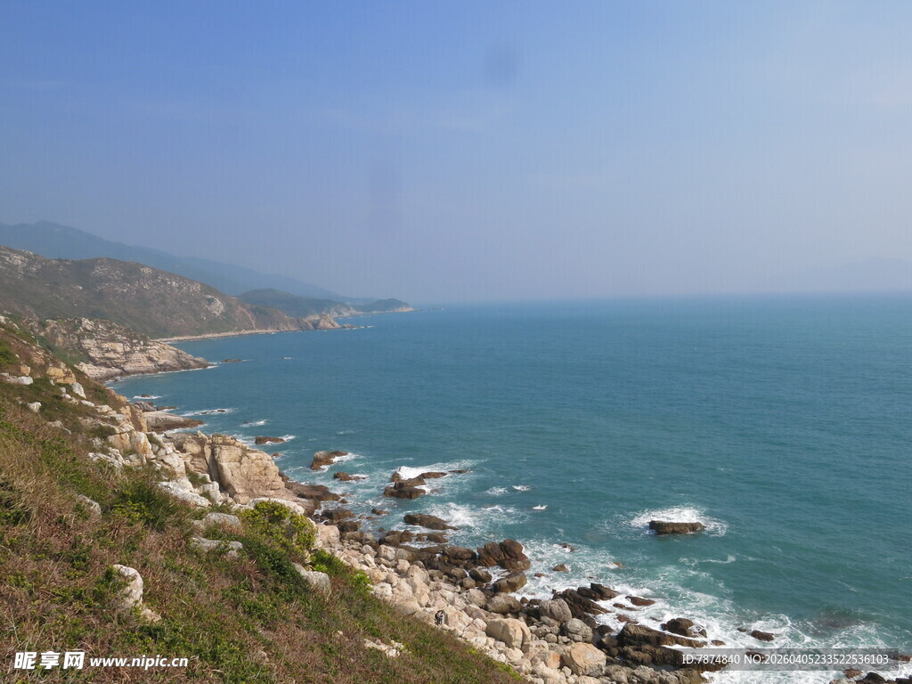 海岸风光 碧海与礁石相伴