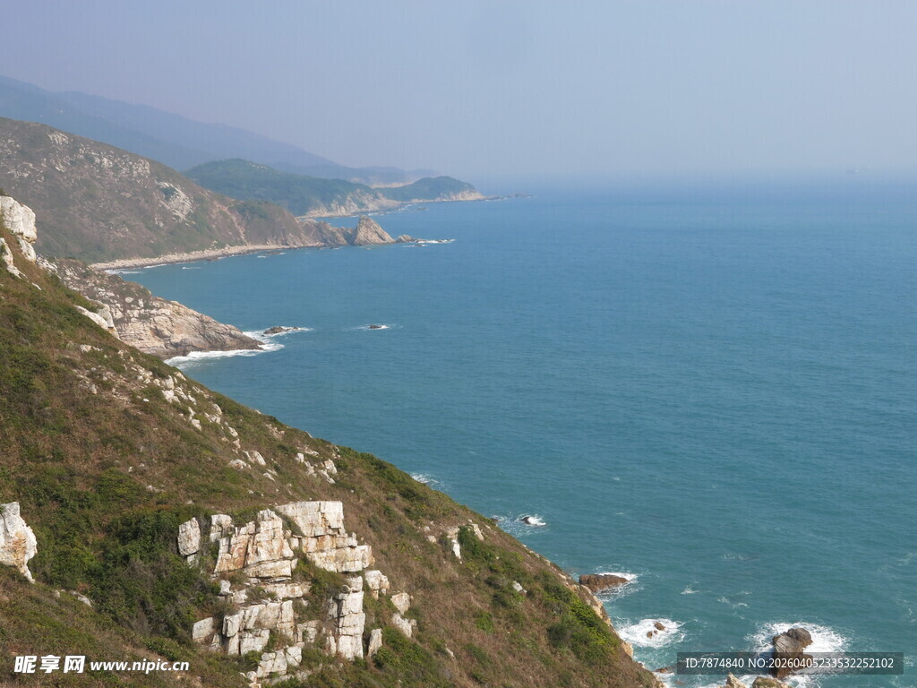海岸风光 碧海青山相依