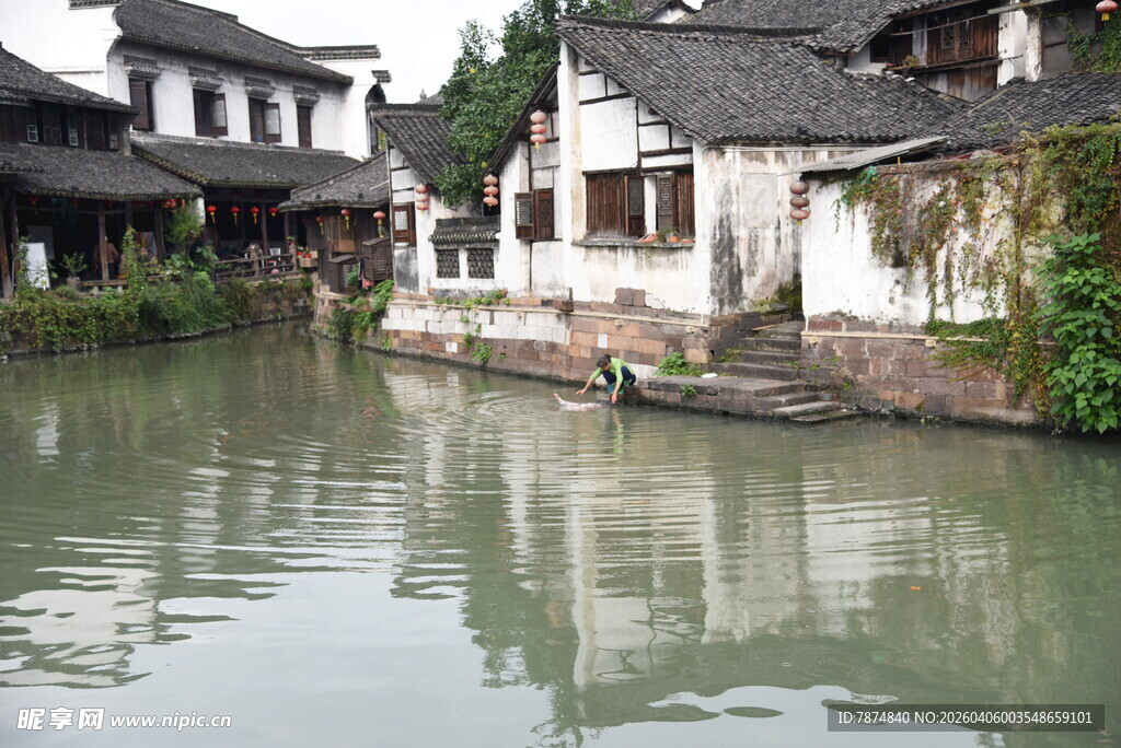 江南水乡古宅临水景致