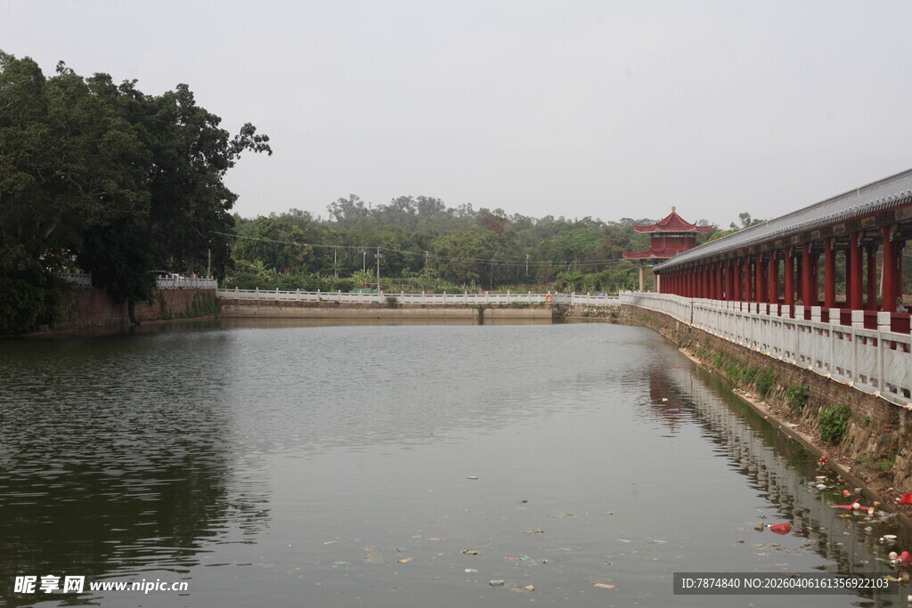 湛江中式湖畔长廊美景