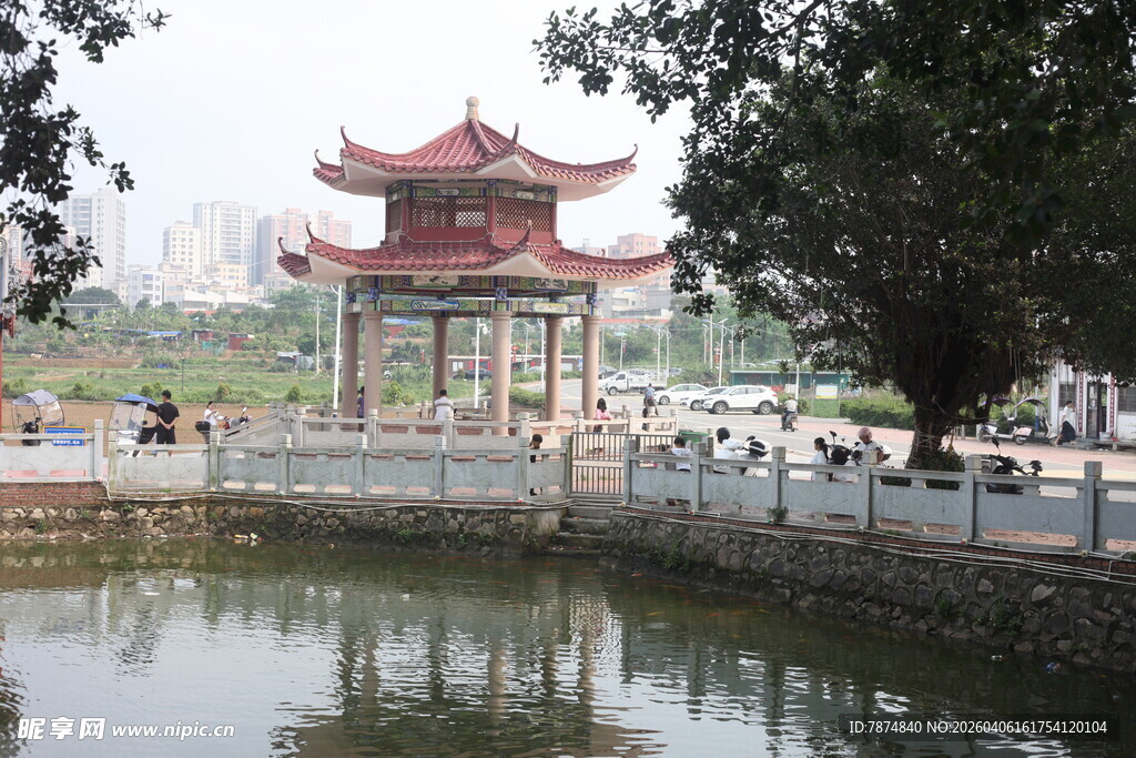 湛江湖畔古亭美景