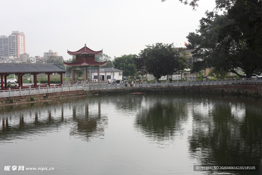 湛江中式水边亭台风景