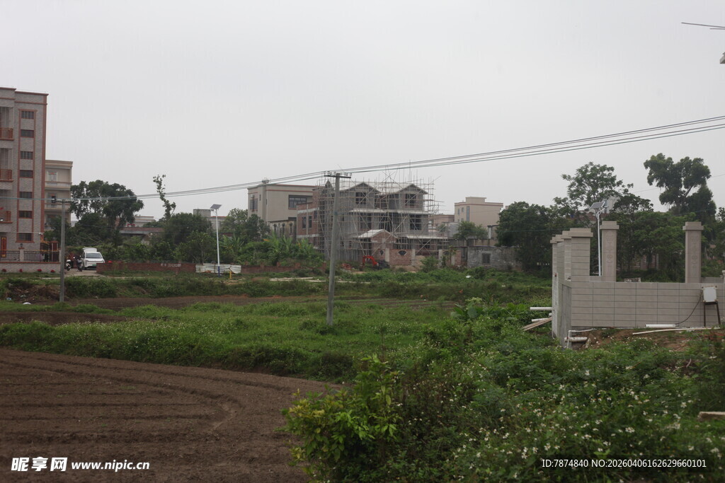 湛江城郊田野与建筑景观