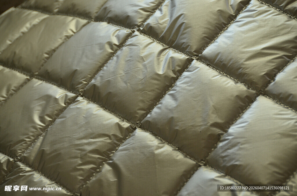 方格纹理的金属质感面料