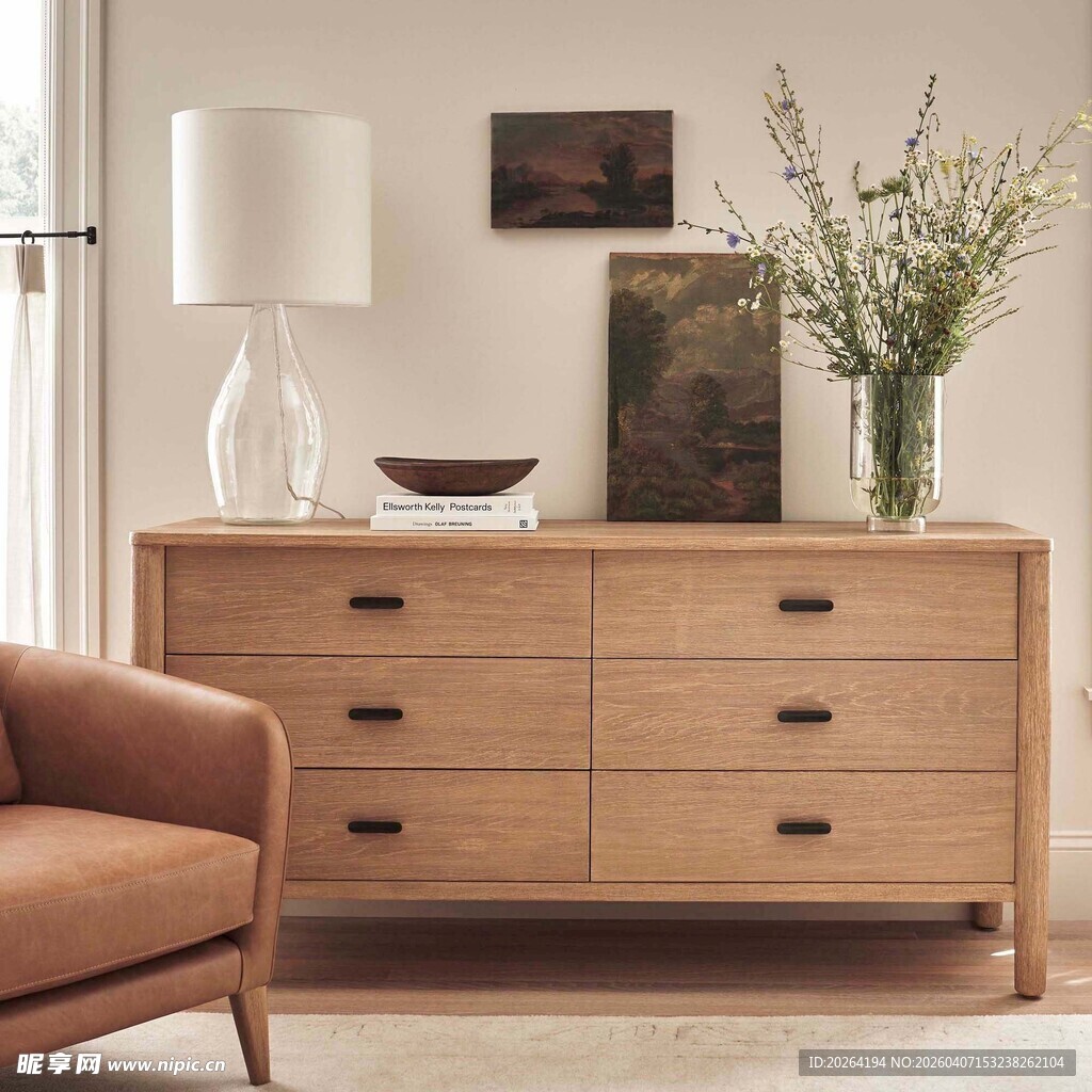 简约木质斗柜搭配温馨客厅