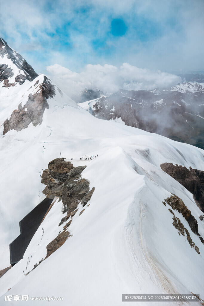 雪山壮丽景致