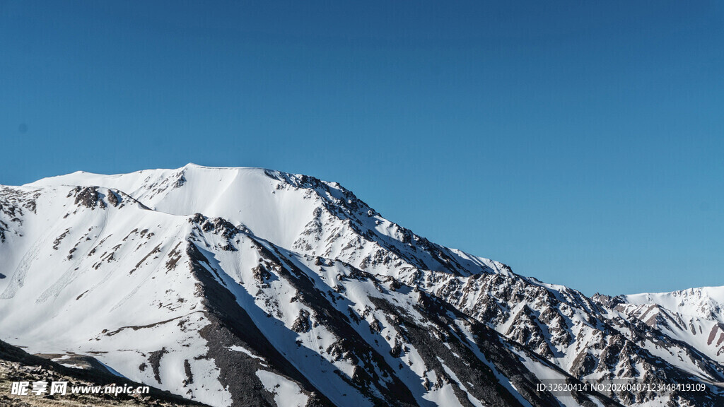 雪山壮丽风光