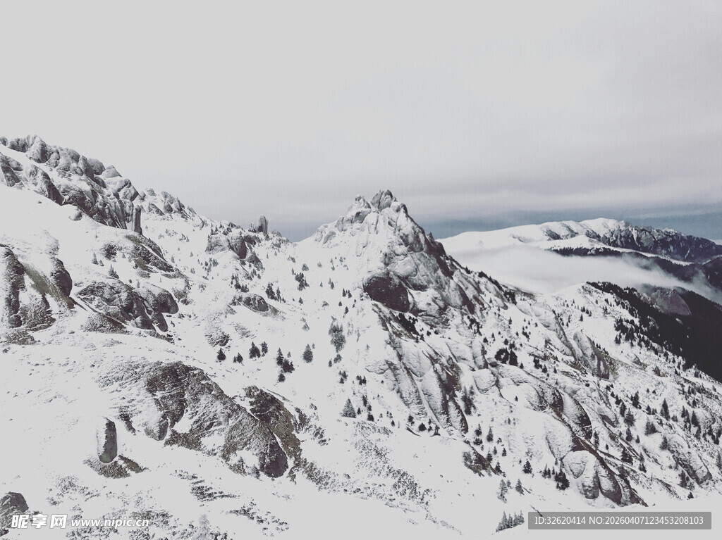 雪山壮丽景致