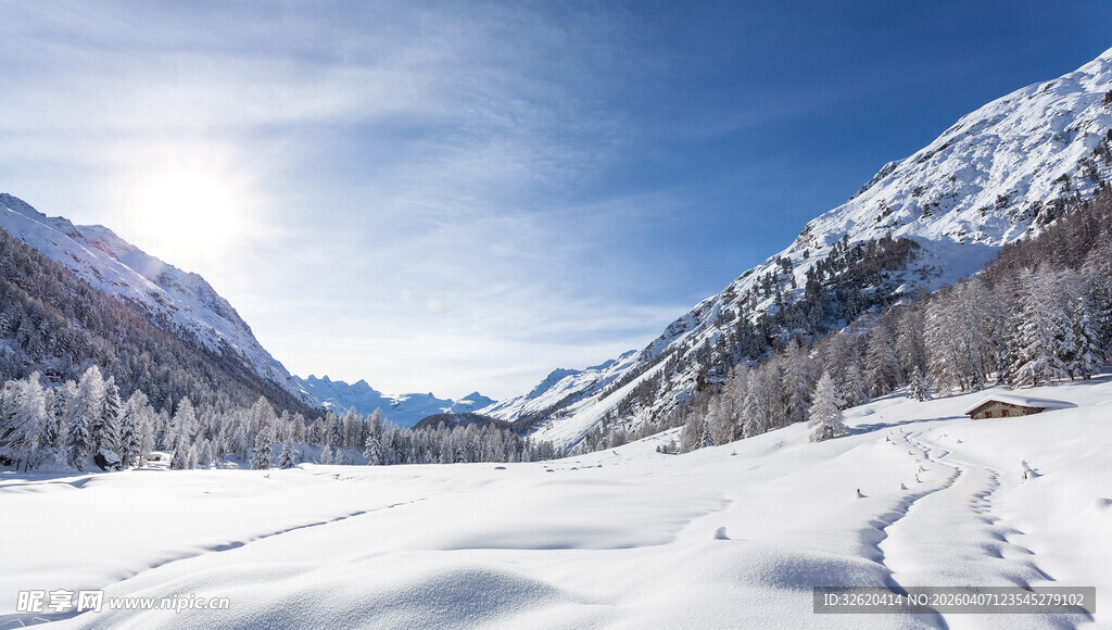 冬日雪山雪景壮丽风光