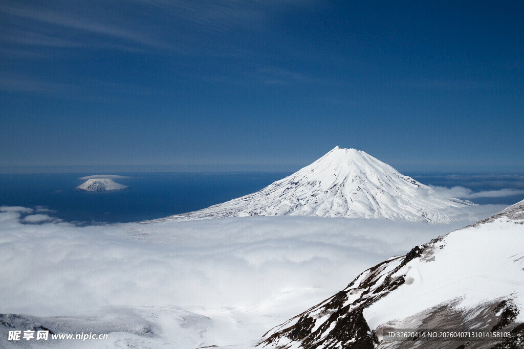 雪山壮丽景观