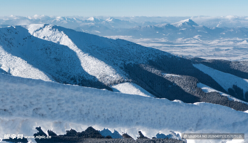 雪山壮丽景致
