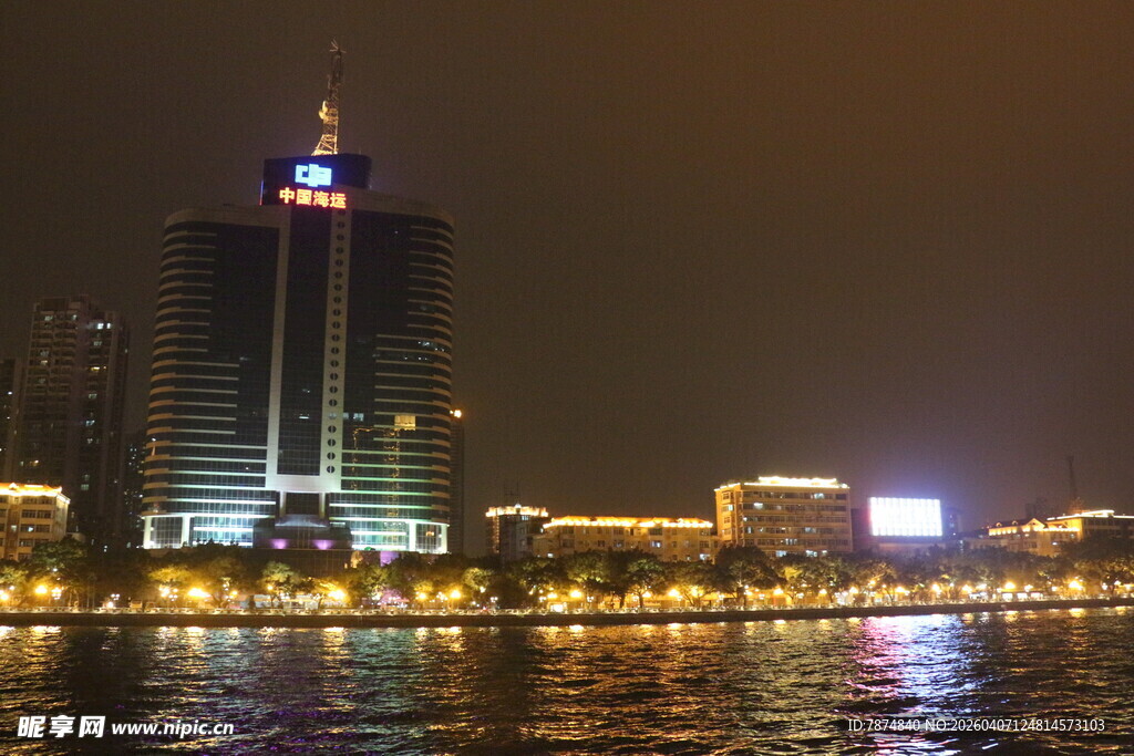 城市璀璨夜景 江畔高楼