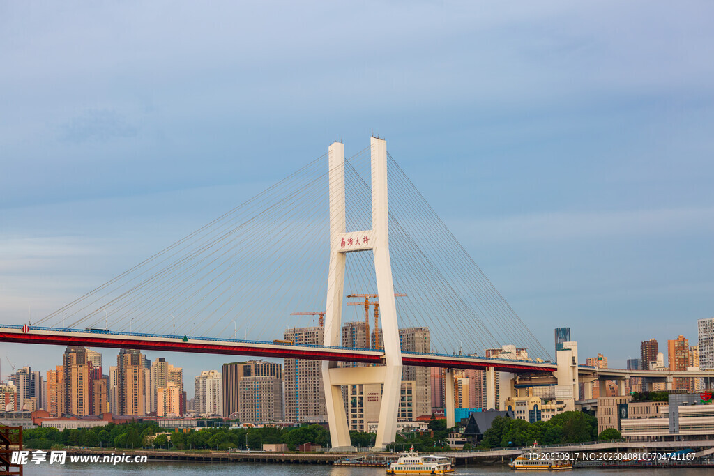 上海南浦大桥日出风光