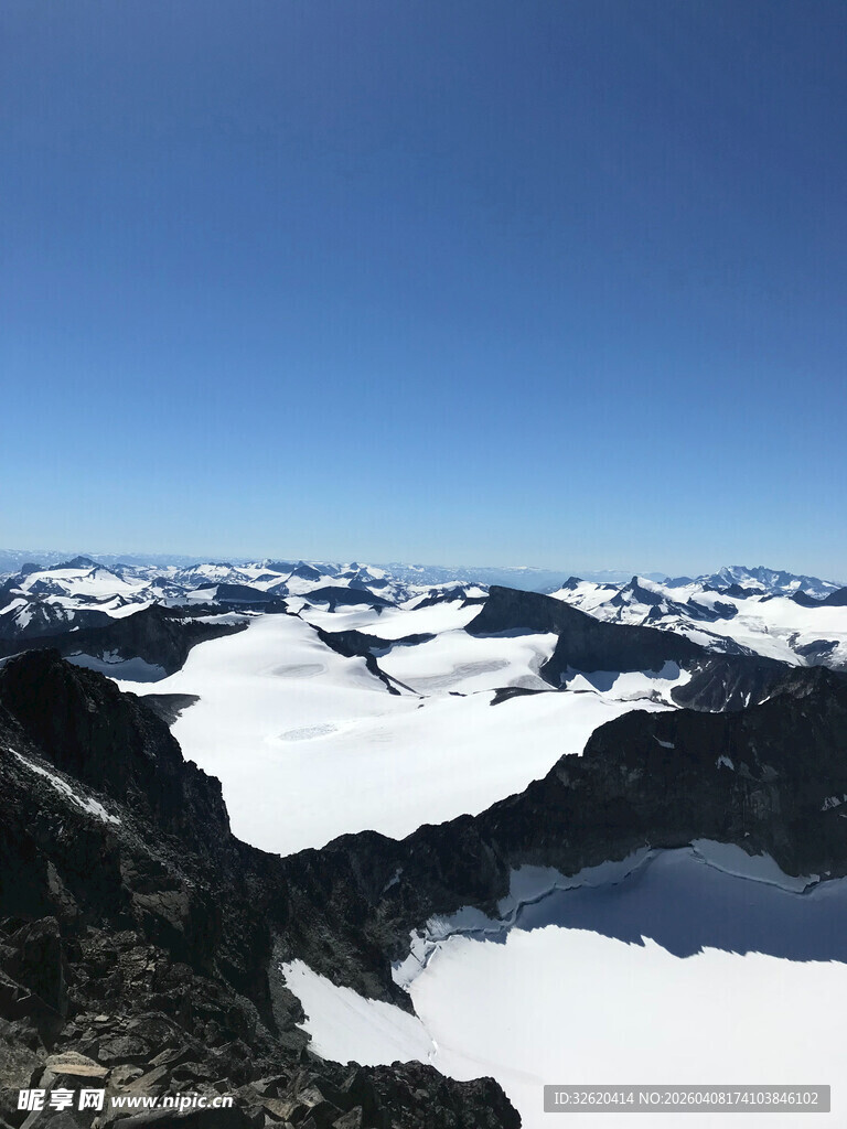 雪山壮丽景观