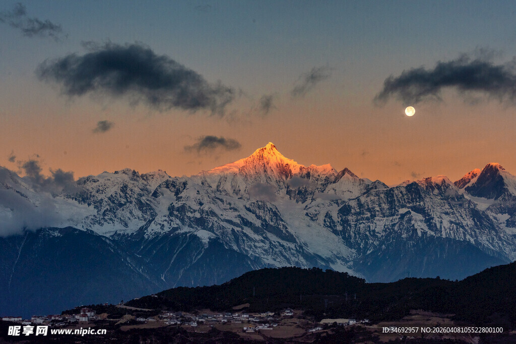 梅里雪山  日照金山