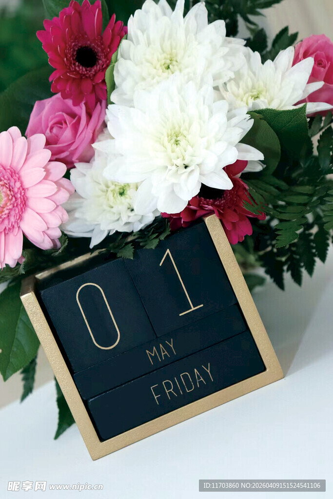 清新花卉搭配数字标牌电脑壁纸