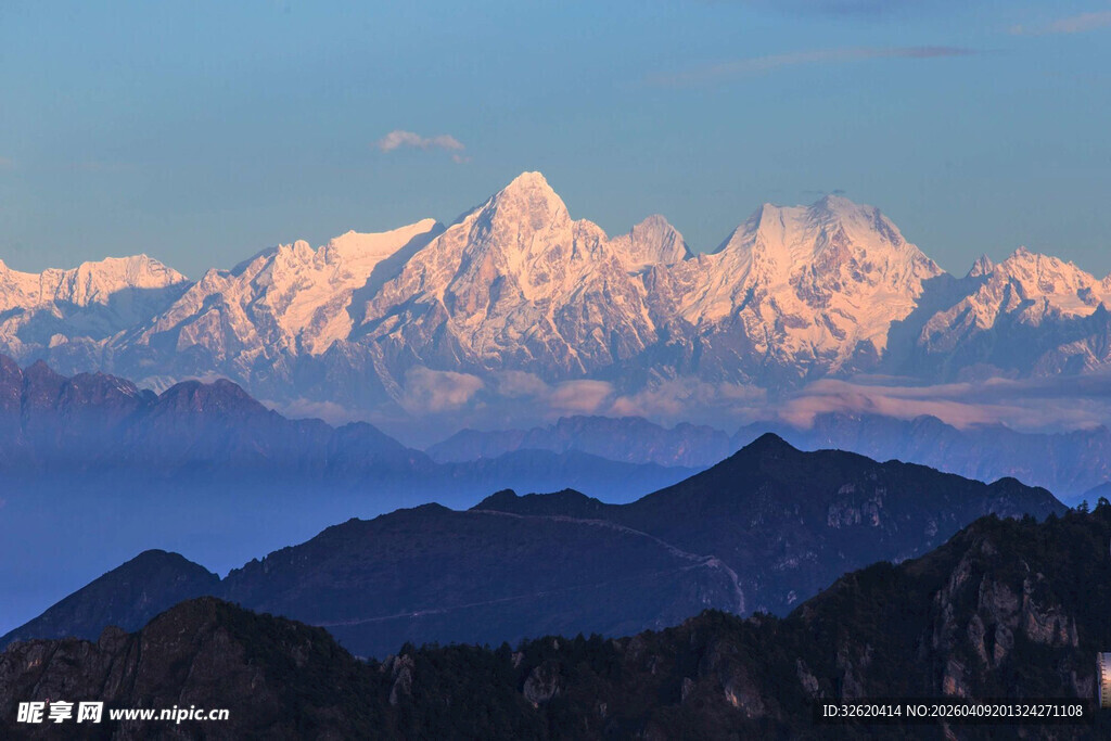 壮丽雪山美景