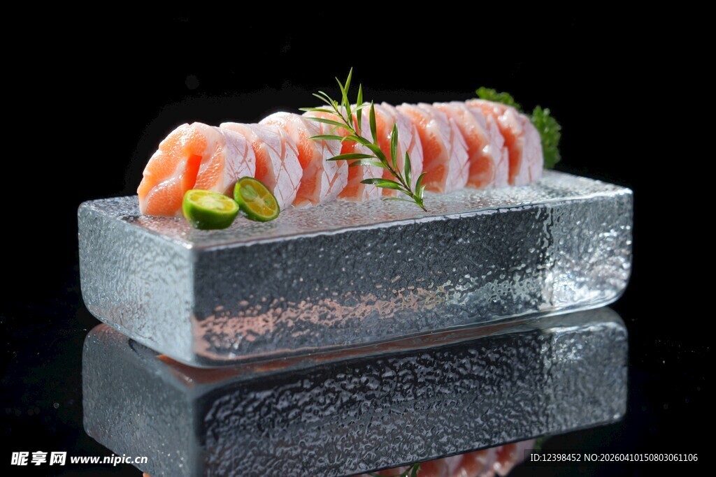 精致三文鱼寿司摆盘