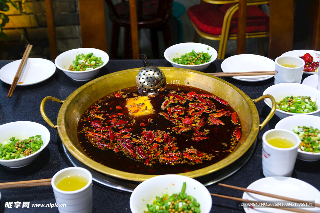 热气腾腾的美味火锅盛宴