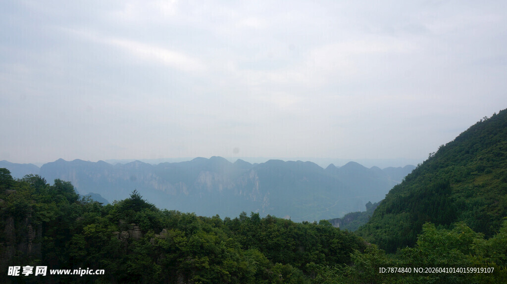 恩施青山云雾景