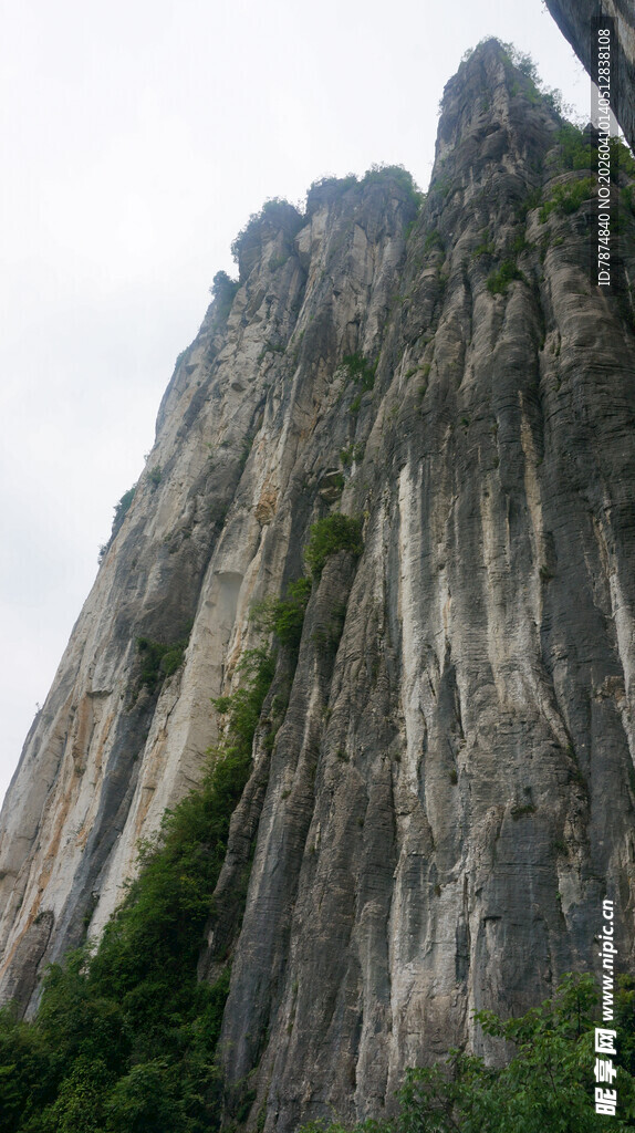 恩施巍峨石山 尽显自然之壮美