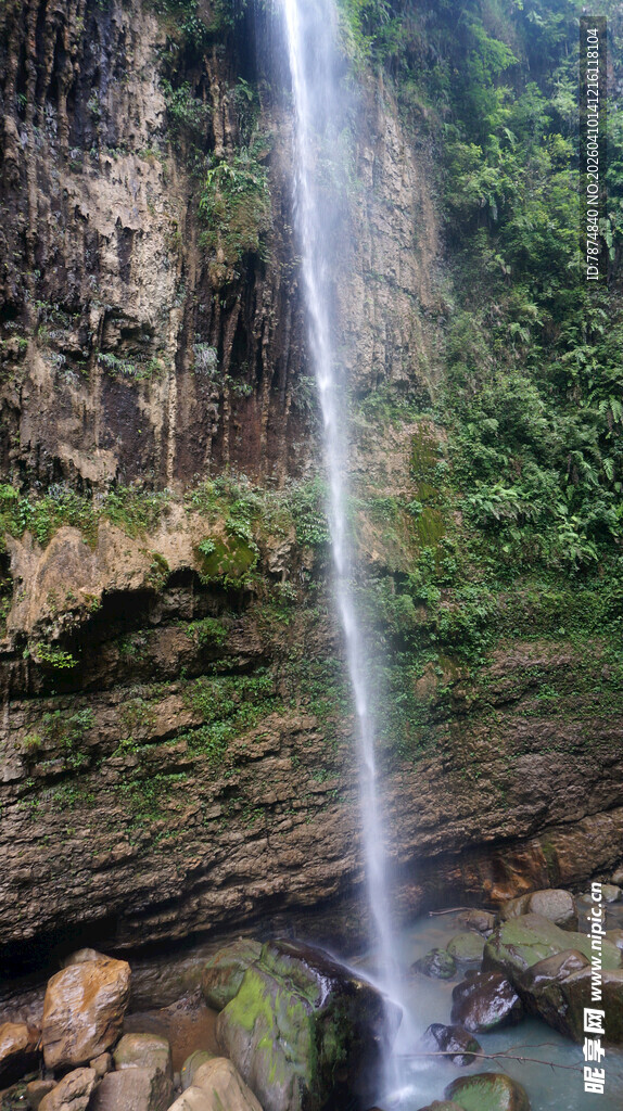 恩施山间飞瀑美景