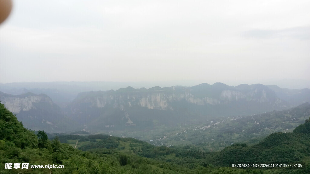 恩施山峦绿意景观