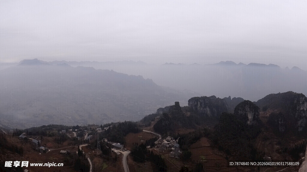 恩施雾中群山景观