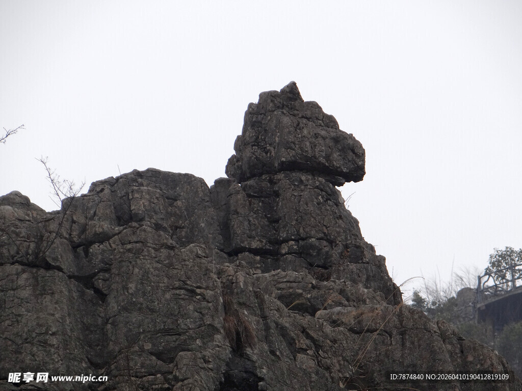 恩施奇特嶙峋的岩石景观
