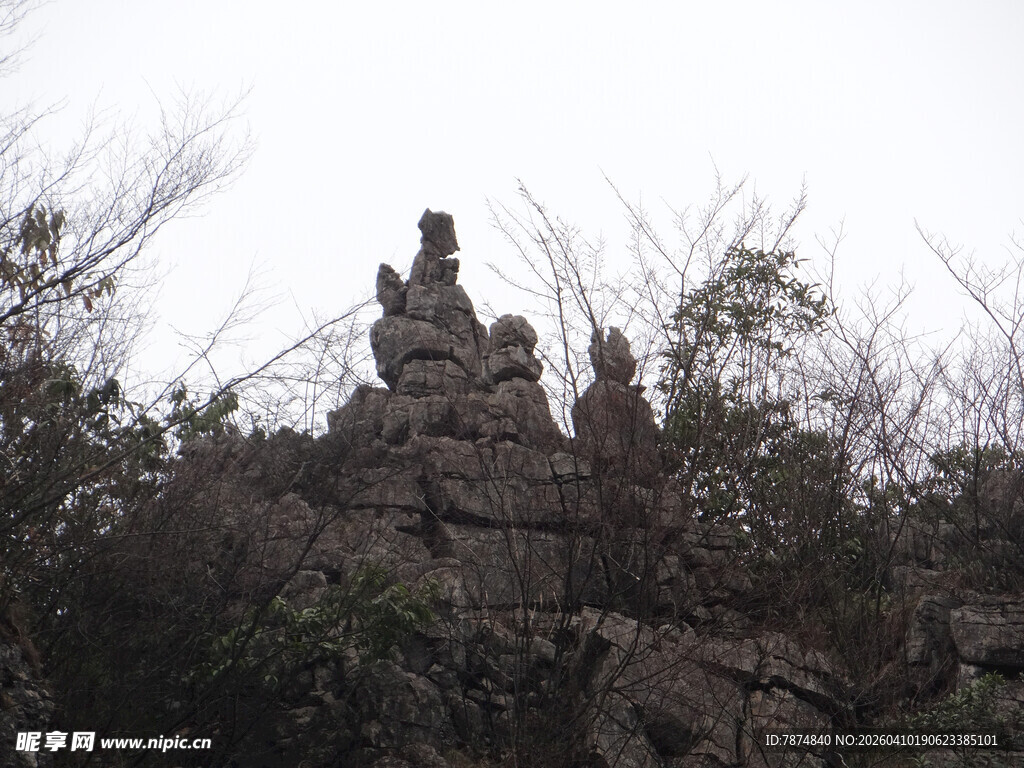 恩施奇特嶙峋的自然山石景观