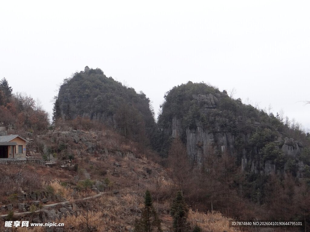 恩施冬日山间景色