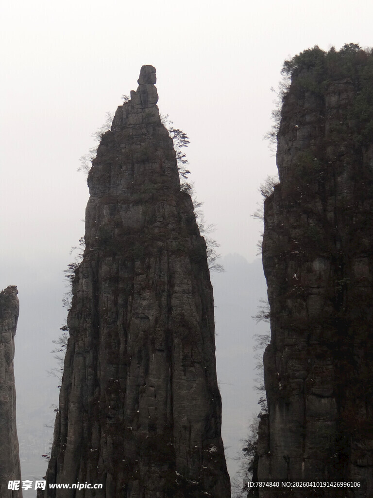 恩施壮观奇峰异石景观